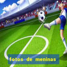 fotos de meninas de cabelo cacheado no espelho