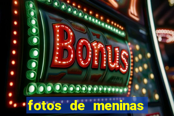 fotos de meninas de cabelo cacheado no espelho