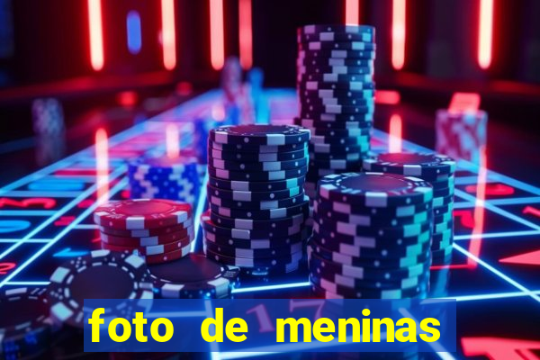 foto de meninas cacheadas no espelho