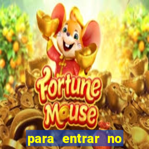 para entrar no time de futebol profissional o jogador deve ter pelo menos 18 anos