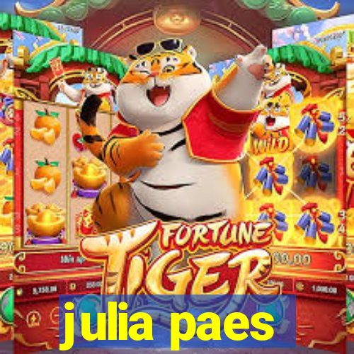 julia paes