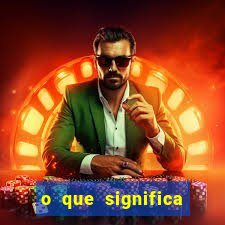 o que significa quando a luz acende sozinha