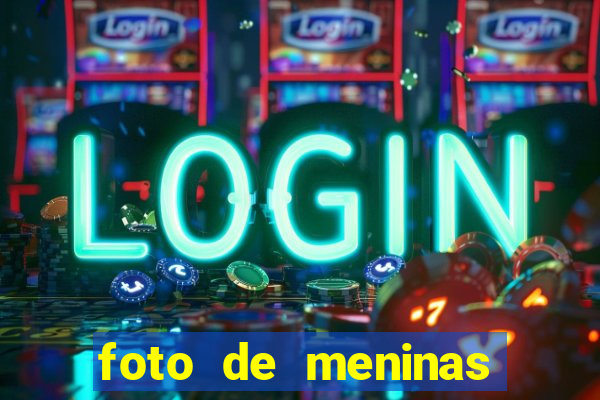foto de meninas cacheadas fake