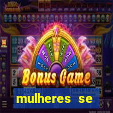 mulheres se exibindo ao vivo