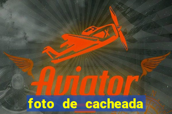 foto de cacheada no espelho