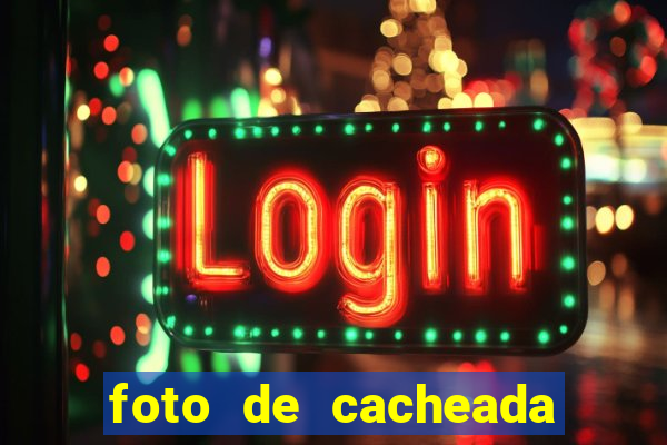 foto de cacheada no espelho