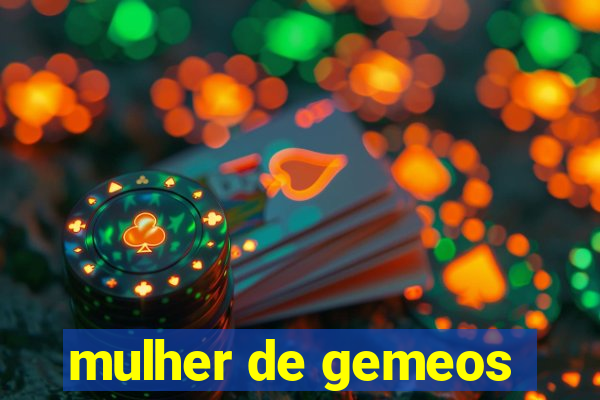 mulher de gemeos